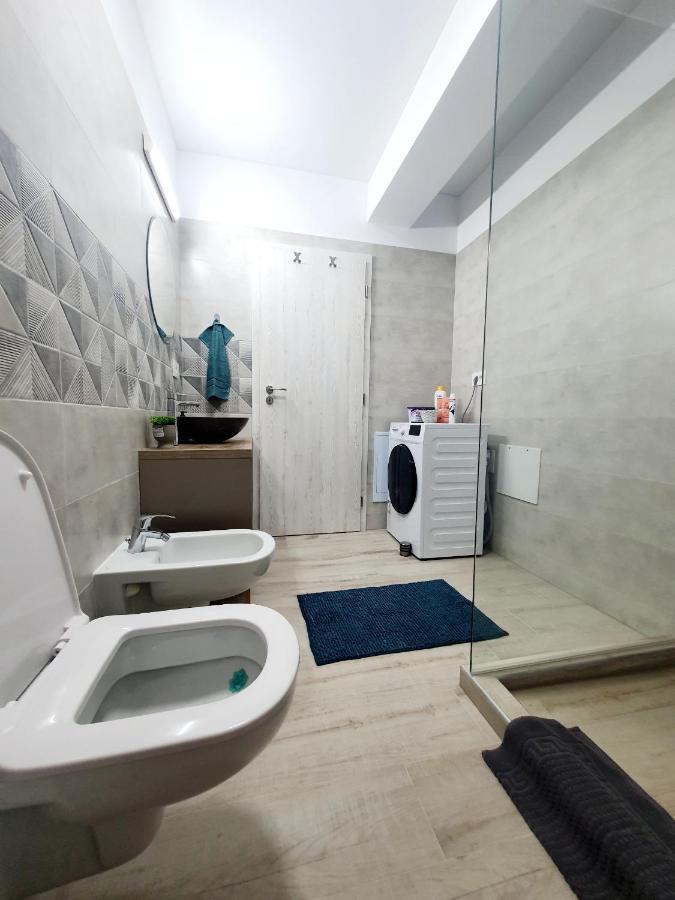 'Just Like Home' Apartment - With Private Parking Place غالات المظهر الخارجي الصورة
