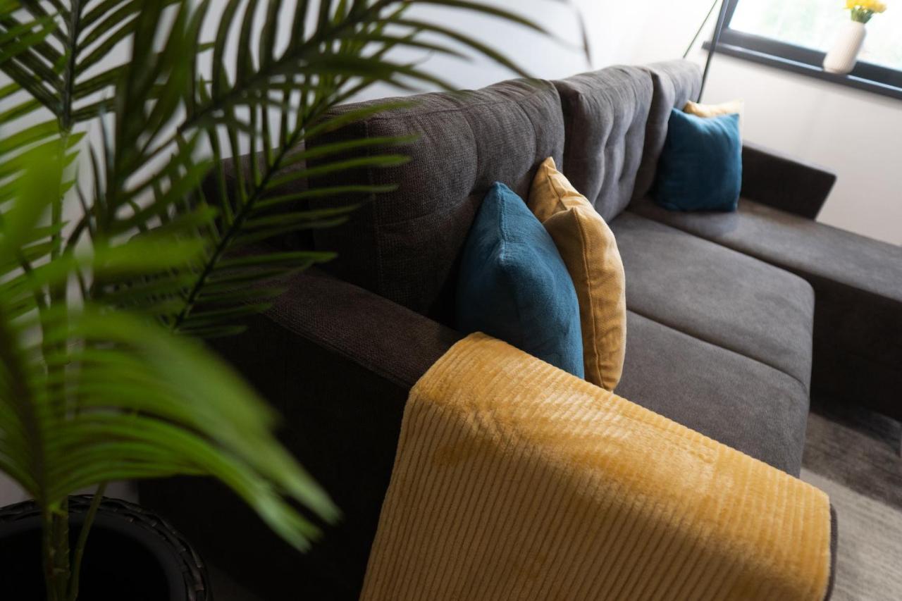 'Just Like Home' Apartment - With Private Parking Place غالات المظهر الخارجي الصورة